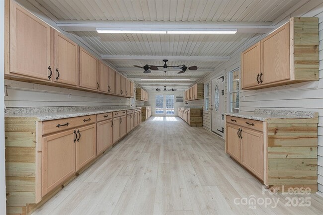 Building Photo - 110 Mendover Dr