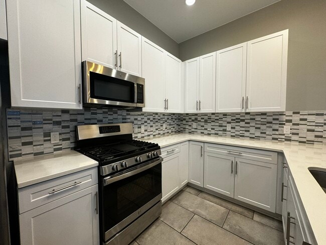 Building Photo - 844 Tijeras Ave NW