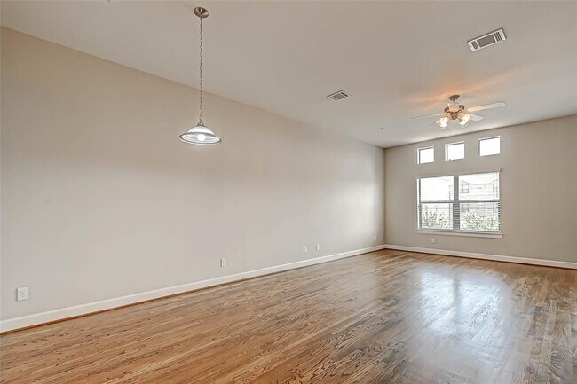 Building Photo - 2710 Hullsmith Dr