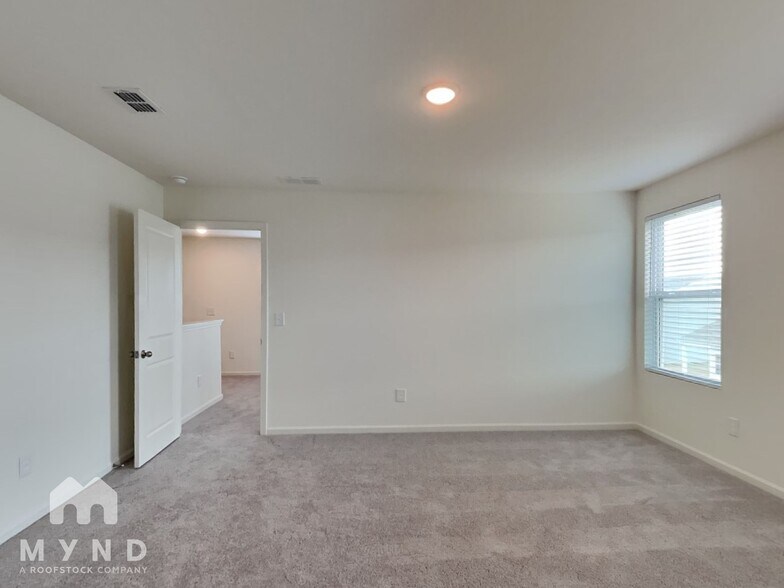 Building Photo - 1148 Centerview Dr