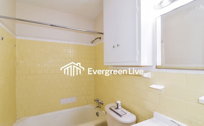 Building Photo - 3740 Dalraida Pkwy