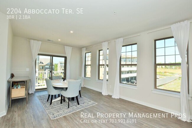 Building Photo - 2204 Abboccato Terrace SE