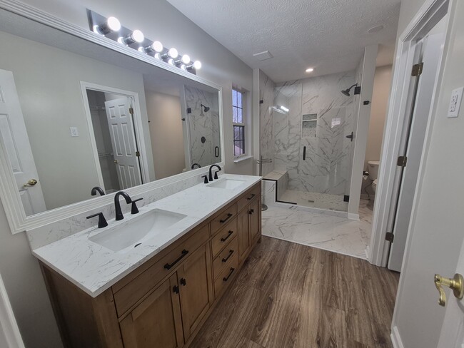 Building Photo - 307 Chiswick Ct