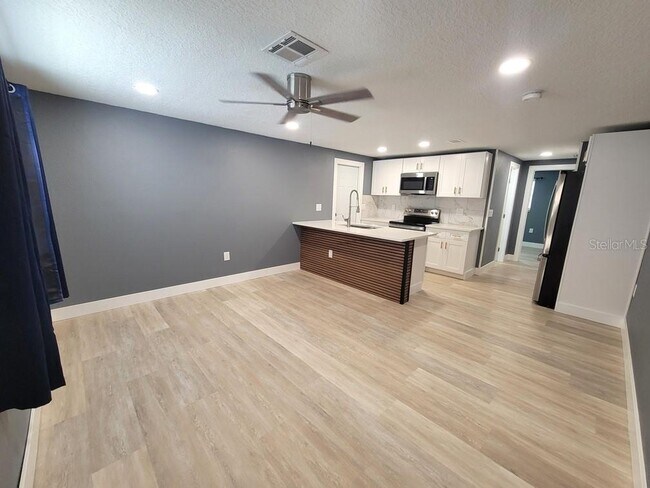 Building Photo - 4944 Elkner St