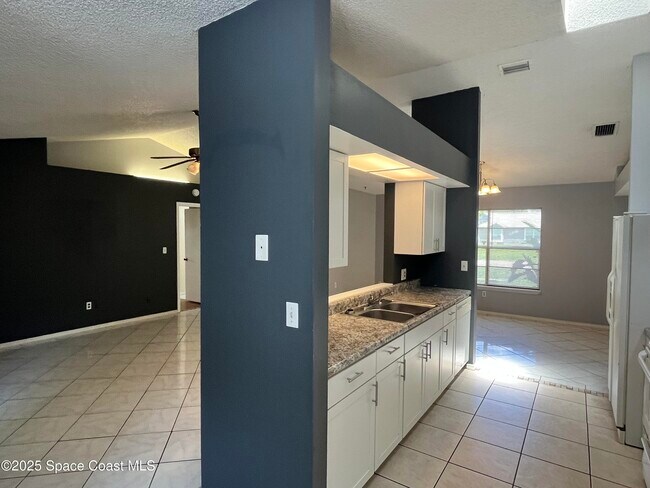 Building Photo - 1186 Lamplighter Dr NW