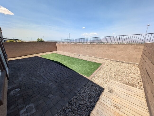 Building Photo - 5224 Sunstone Mesa Dr