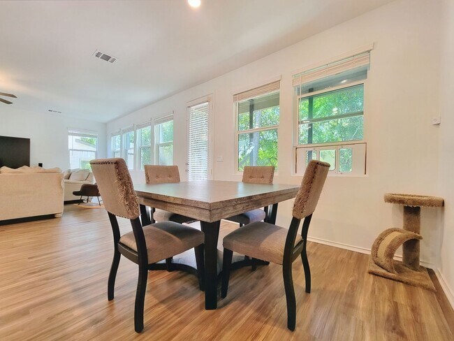 Building Photo - Spacious 4-Bedroom, 3-Bath Single-Family H...