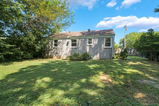 Building Photo - 2129 Crystal Dr