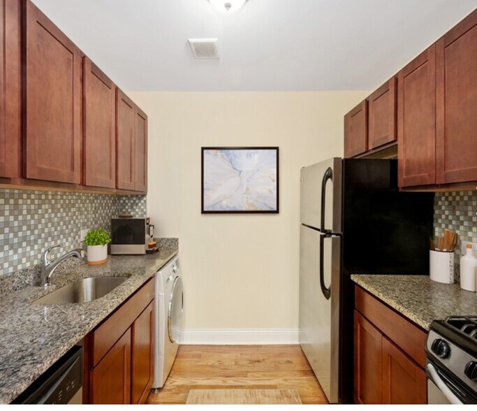 Building Photo - 535 W Arlington Pl