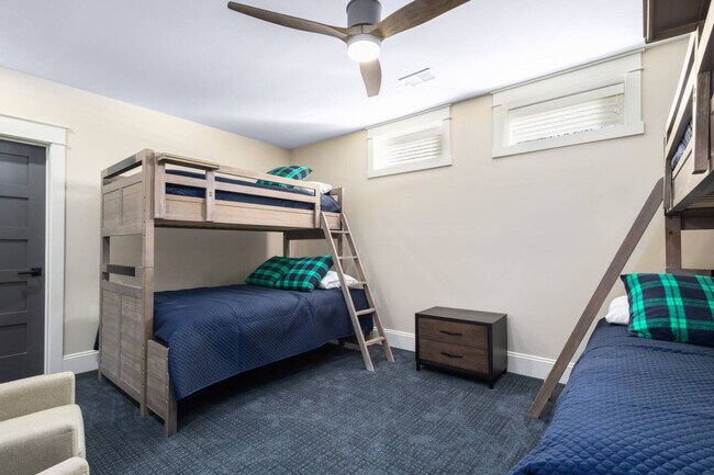 Building Photo - 1112 N St Peter St