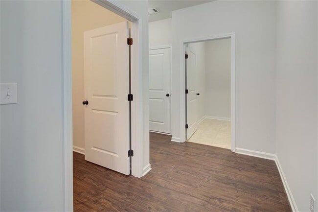 Building Photo - 5245 Echos Cove