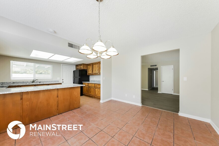 Building Photo - 10237 N 45th Ave