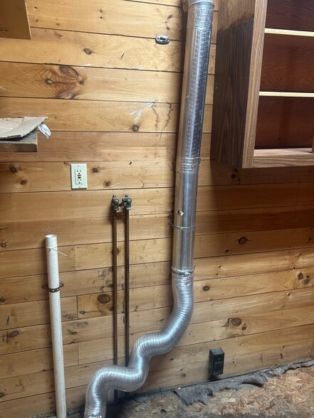 Building Photo - 277 River St