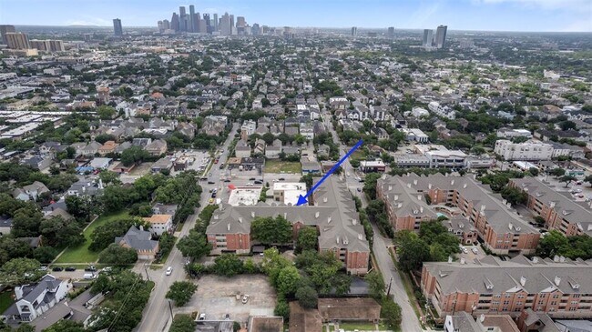 Building Photo - 2100 Welch St