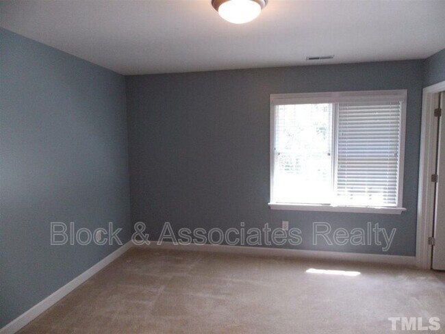 Building Photo - 5523 Cottonrose Ln