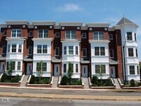 Building Photo - 1 Pine St