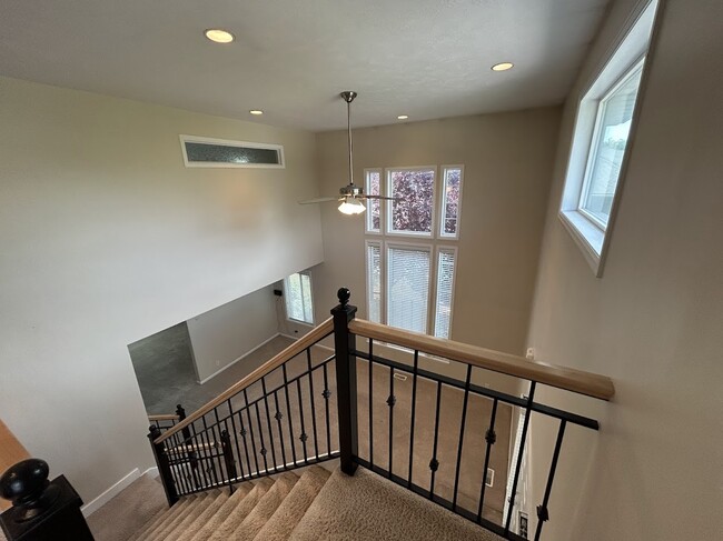 Building Photo - 686 E Union Garden Ct S