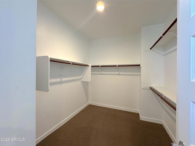 Building Photo - 9903 E Tillman Ave