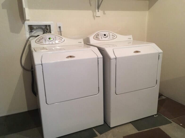 Laundry - 214 Eagle Ave