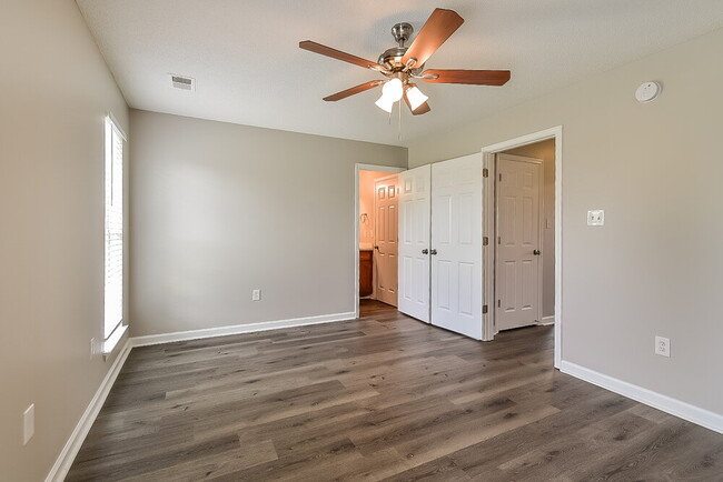 Building Photo - 1801 Cherry Creek Dr