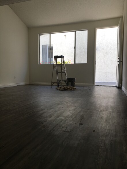 Building Photo - 7665 Fountain Ave