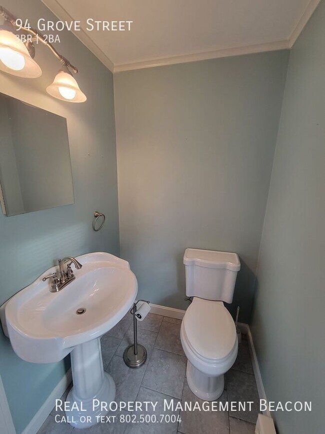 Building Photo - 94 Grove St