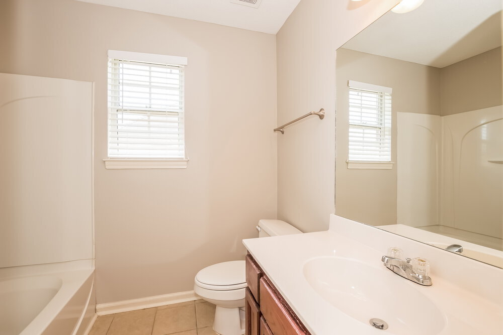 Building Photo - 6254 Ravenwood Park Dr N