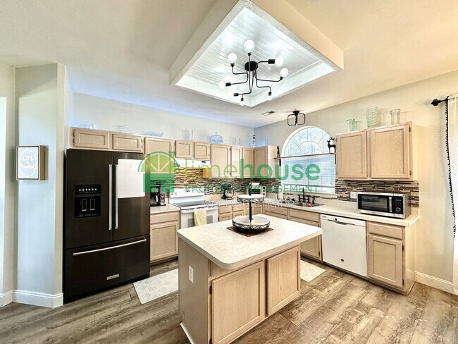 Building Photo - 4413 Valera Ct
