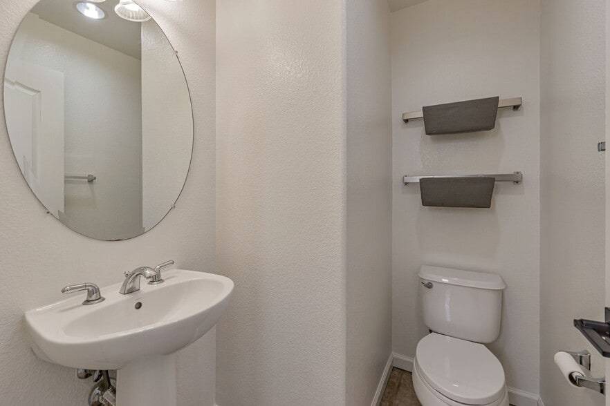 Building Photo - 2678 Deerwood Dr