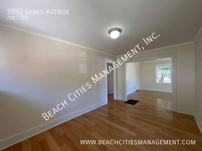 Building Photo - 3592 Lewis Ave