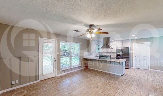 Building Photo - 1511 University Dr