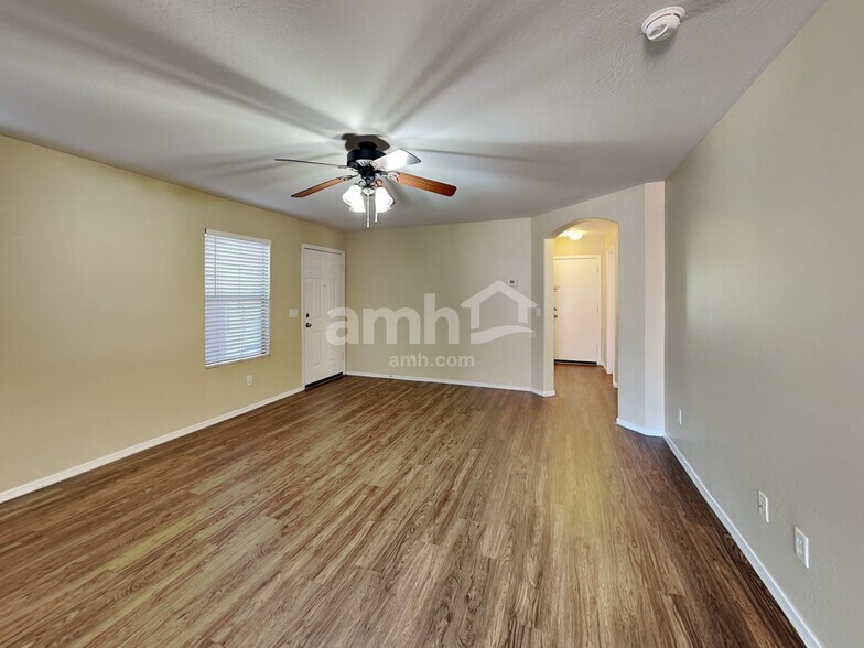 Building Photo - 23410 W Mohave St