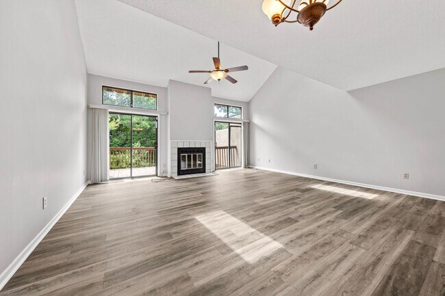Building Photo - 3959 Aeries Way