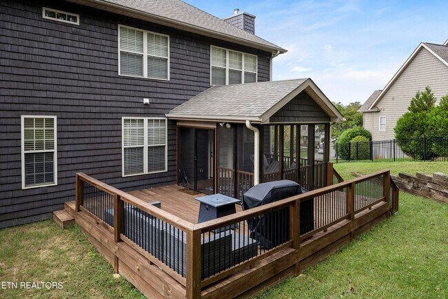 Building Photo - Luxury 5 Bedroom West Knox Home