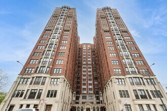 Building Photo - 5840 S Stony Island Ave