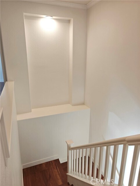 Building Photo - 7 Alegre