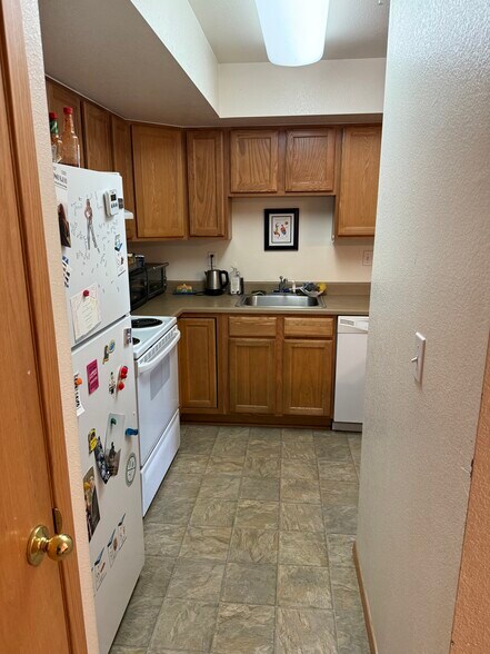 Building Photo - 2990 Shadow Creek Dr