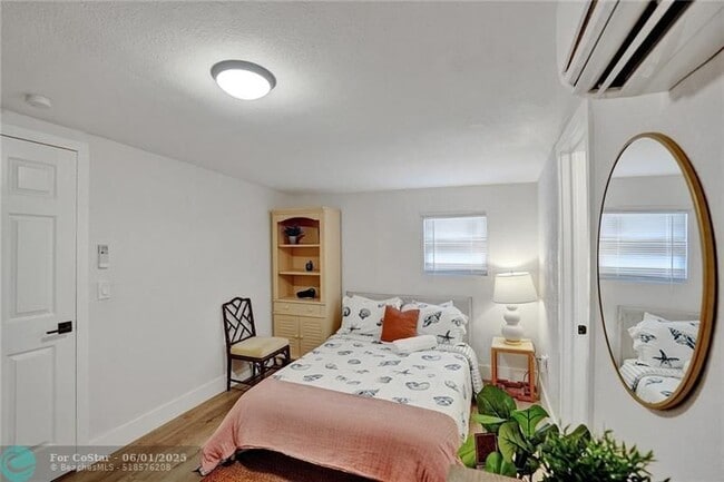 Building Photo - 6128 SW 39th St