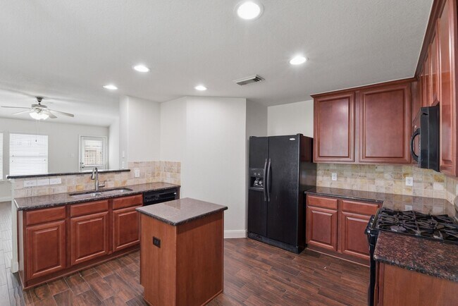 Building Photo - 31039 Sundance Woods Ct