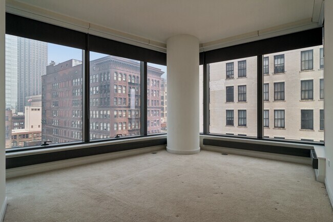Building Photo - 60 E Monroe St
