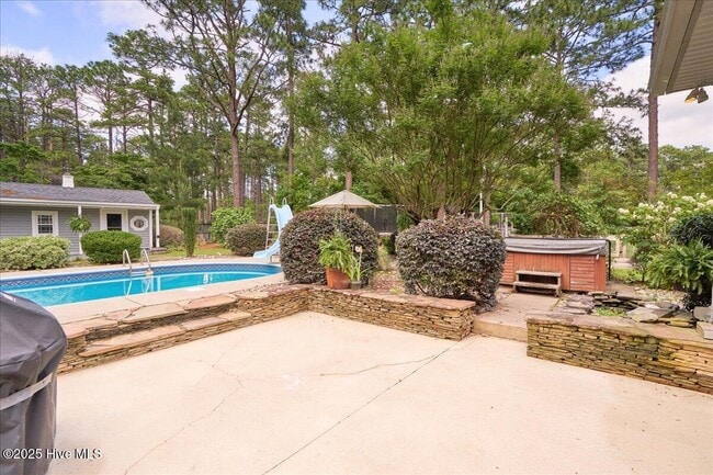 Building Photo - 209 Lazar Ln