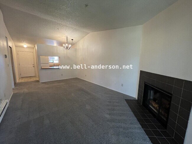 Building Photo - Auburn Retreat with Fireplace Condo Available!