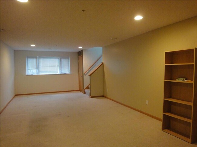 Building Photo - 4770 Underwood Ln N