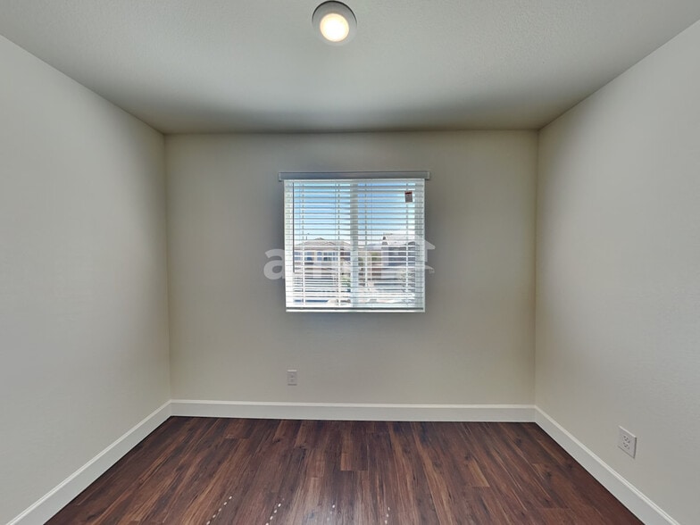 Building Photo - 8824 Tiger Tooth Ave