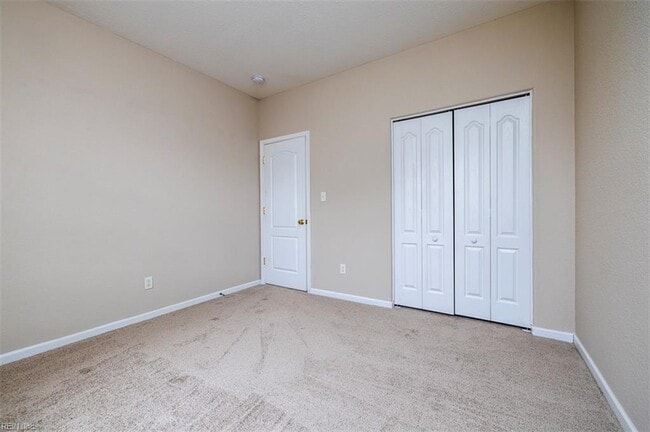 Building Photo - 5819 Woodside Ln