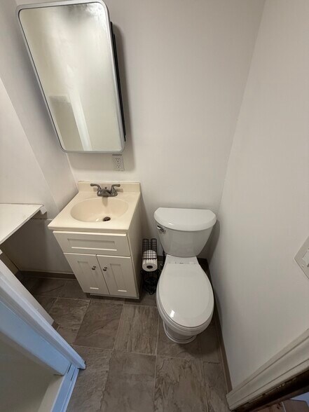 Building Photo - 625 Shelford Rd