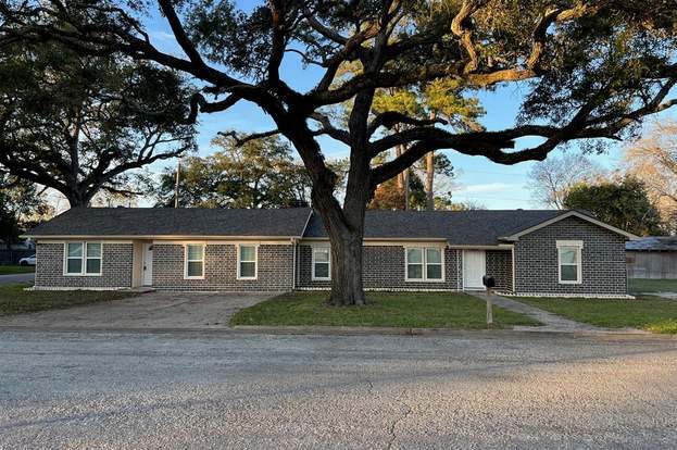 Building Photo - 2501 Maple St