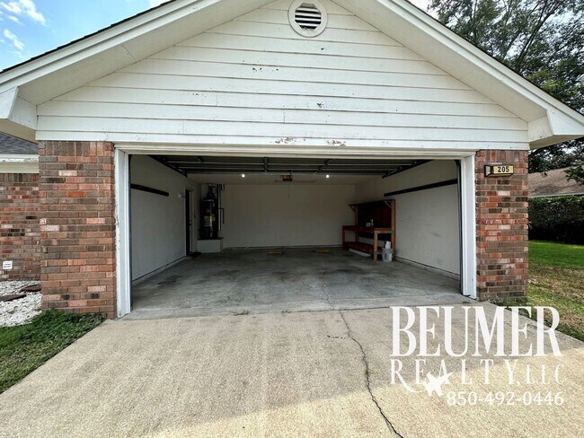 Building Photo - 3br/2ba minutes to NAS back gate