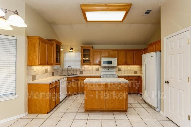 Building Photo - 4505 Vahrenkamp Dr