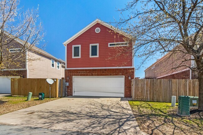 Building Photo - Beautiful Two-Story House.